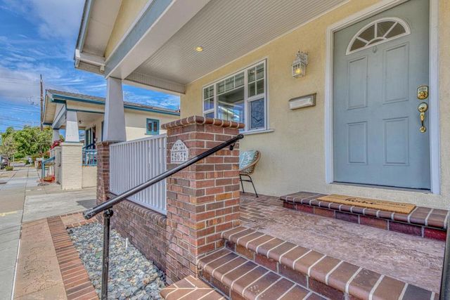 563 Pearl Street, Monterey, CA 93940