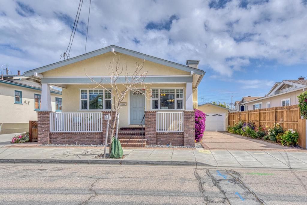 563 Pearl Street, Monterey, CA 93940
