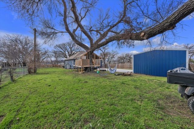 912 Hanover Street, Weatherford, TX 76086
