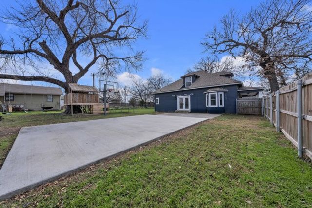 912 Hanover Street, Weatherford, TX 76086