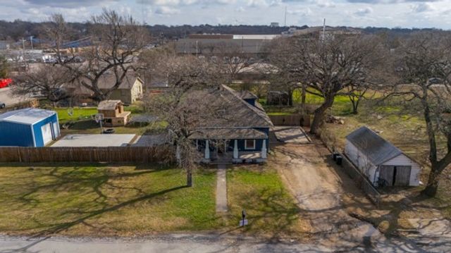 912 Hanover Street, Weatherford, TX 76086