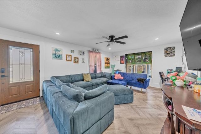 912 Hanover Street, Weatherford, TX 76086