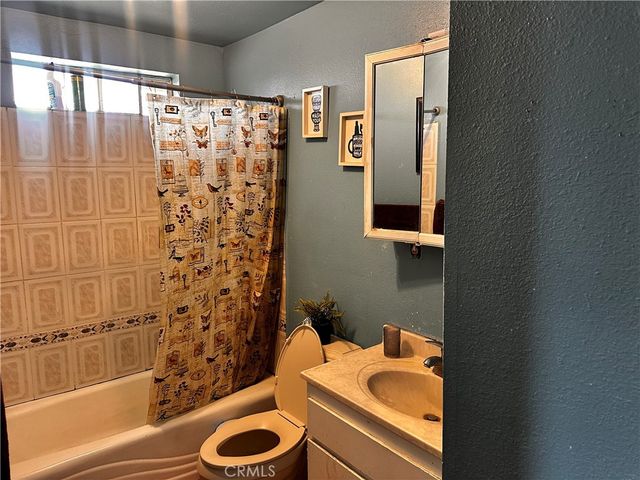 6317 Indio Avenue, Yucca Valley, CA 92284