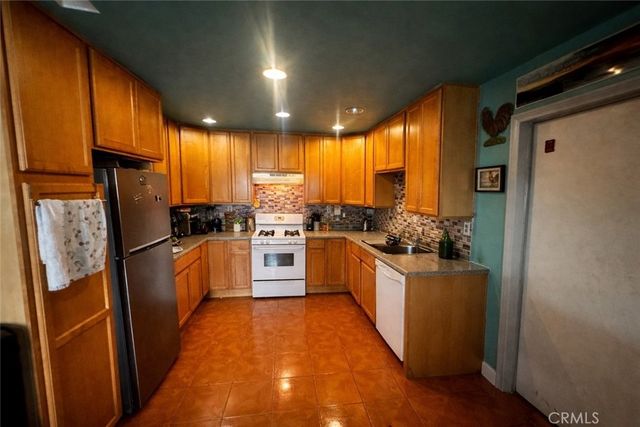 6317 Indio Avenue, Yucca Valley, CA 92284