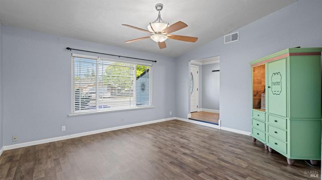 191 Bel Air Dr, Vacaville, CA 95687