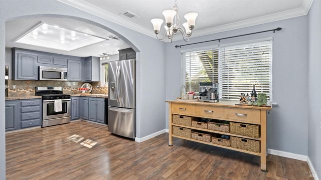 191 Bel Air Dr, Vacaville, CA 95687