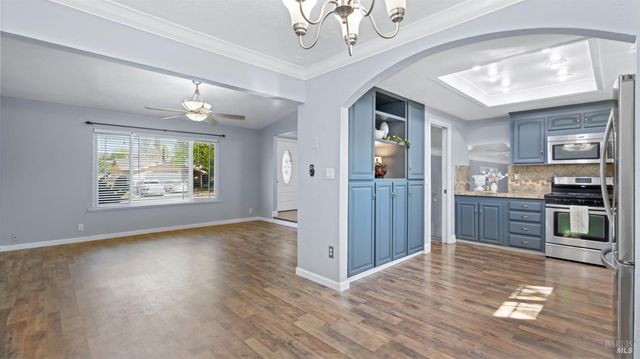 191 Bel Air Dr, Vacaville, CA 95687