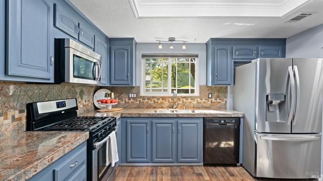 191 Bel Air Dr, Vacaville, CA 95687