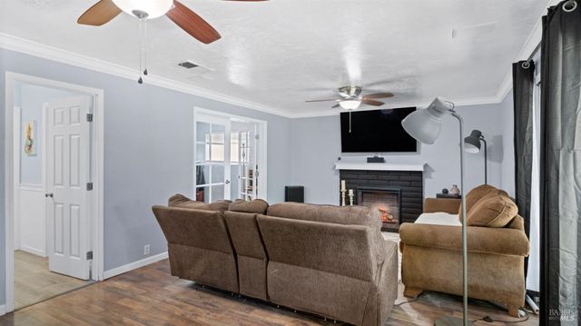 191 Bel Air Dr, Vacaville, CA 95687