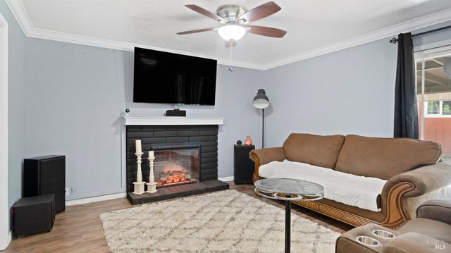 191 Bel Air Dr, Vacaville, CA 95687