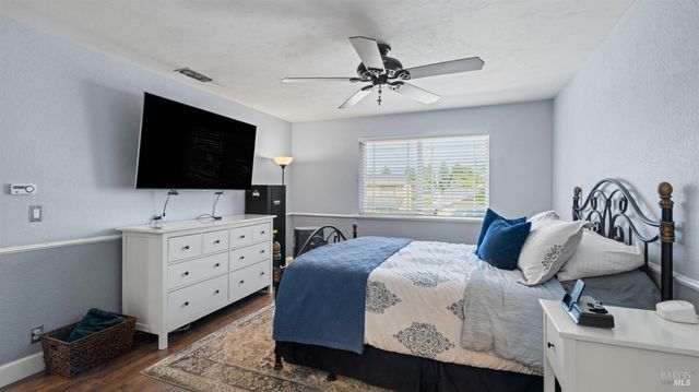 191 Bel Air Dr, Vacaville, CA 95687