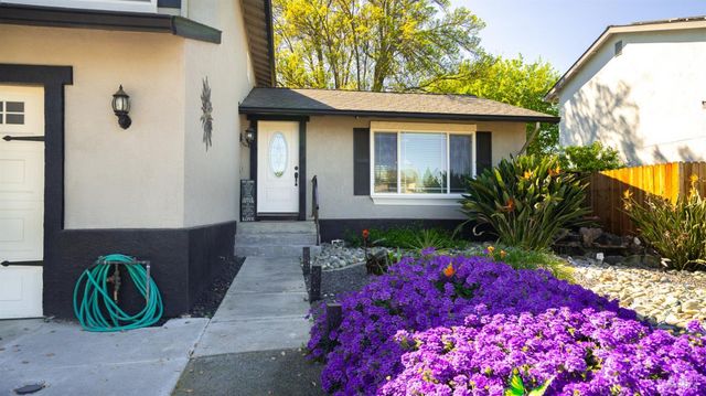 191 Bel Air Dr, Vacaville, CA 95687