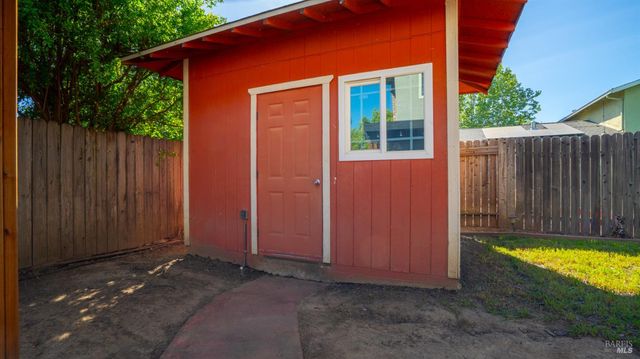191 Bel Air Dr, Vacaville, CA 95687