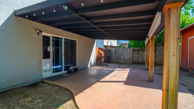 191 Bel Air Dr, Vacaville, CA 95687