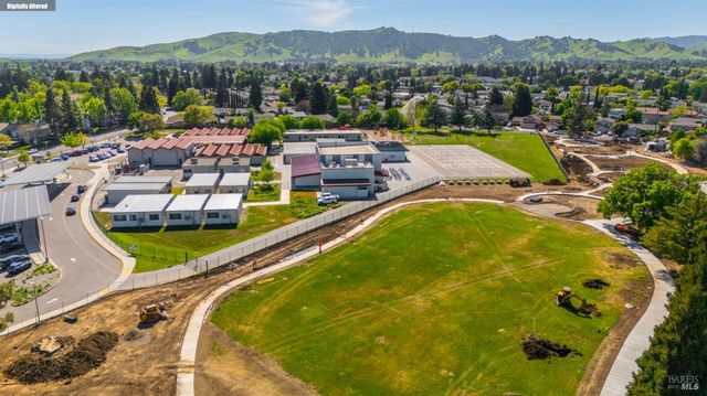 191 Bel Air Dr, Vacaville, CA 95687