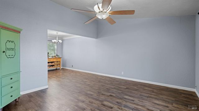 191 Bel Air Dr, Vacaville, CA 95687