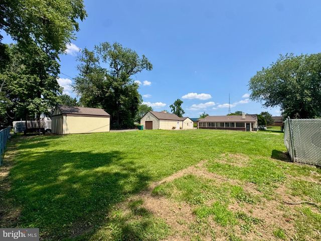 454 DUNKSFERRY RD, Bensalem, PA 19020