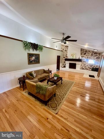 454 DUNKSFERRY RD, Bensalem, PA 19020