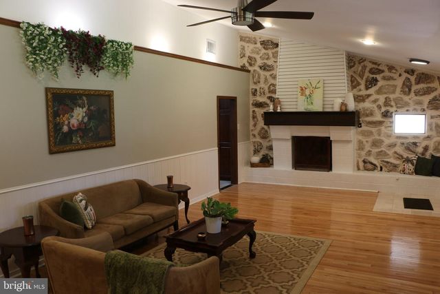 454 DUNKSFERRY RD, Bensalem, PA 19020