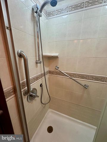 454 DUNKSFERRY RD, Bensalem, PA 19020