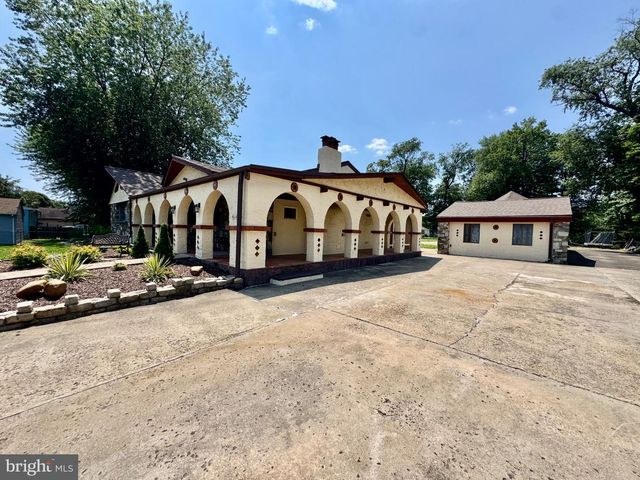 454 DUNKSFERRY RD, Bensalem, PA 19020