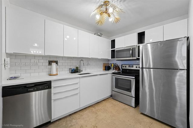 2301 Collins Avenue 522, Miami Beach, FL 33139