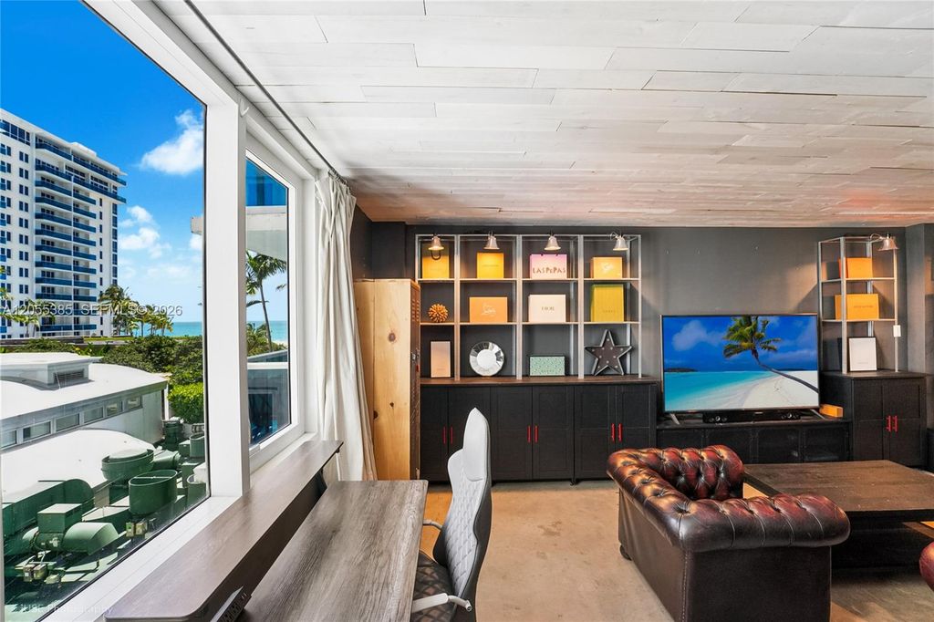 2301 Collins Avenue 522, Miami Beach, FL 33139