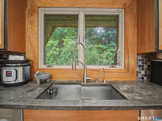 40 Ferncliff Drive, West Hartford, CT 06117