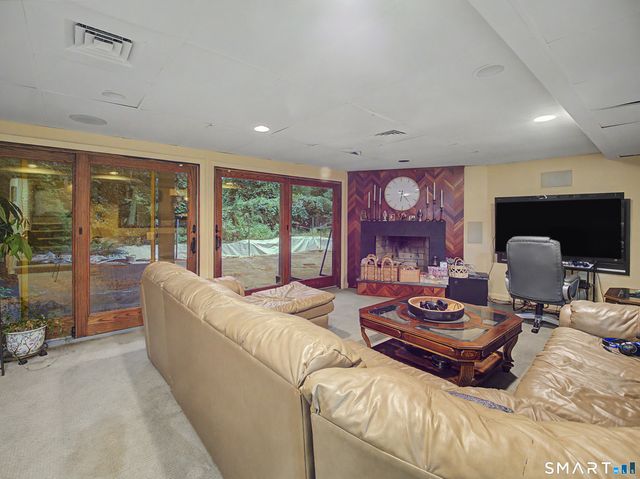 40 Ferncliff Drive, West Hartford, CT 06117