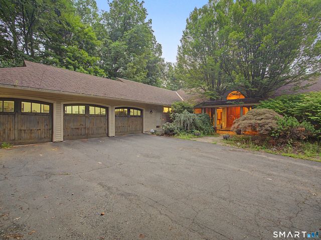 40 Ferncliff Drive, West Hartford, CT 06117