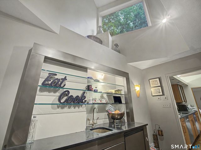 40 Ferncliff Drive, West Hartford, CT 06117