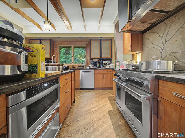 40 Ferncliff Drive, West Hartford, CT 06117
