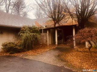 40 Ferncliff Drive, West Hartford, CT 06117