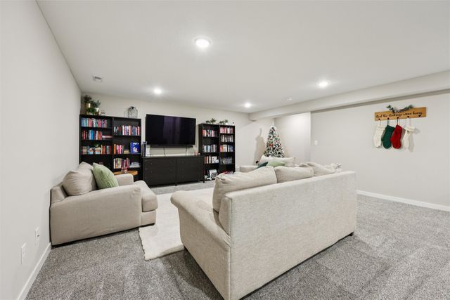 421 Wicker Drive, Huxley, IA 50124