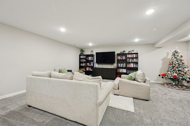 421 Wicker Drive, Huxley, IA 50124