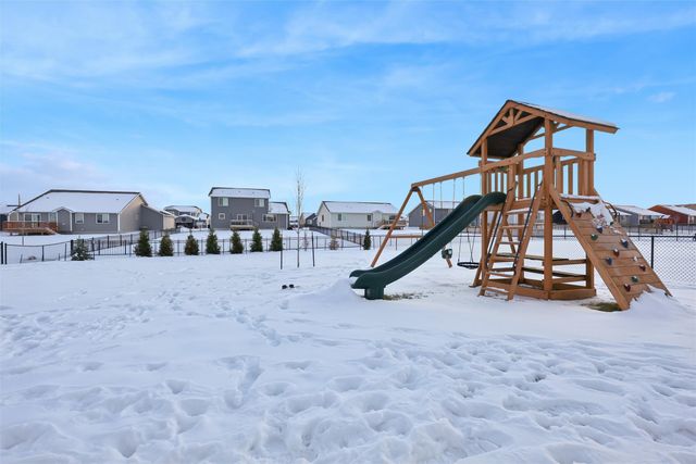 421 Wicker Drive, Huxley, IA 50124