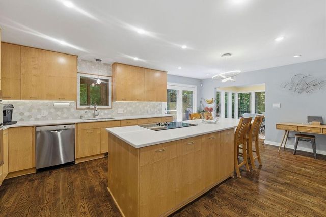 1061 Winding Branch Circle, Dunwoody, GA 30338