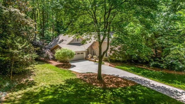 1061 Winding Branch Circle, Dunwoody, GA 30338