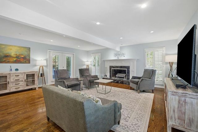 1061 Winding Branch Circle, Dunwoody, GA 30338