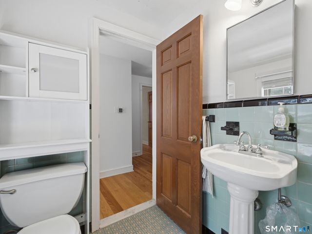 2409 Albany Avenue, West Hartford, CT 06117