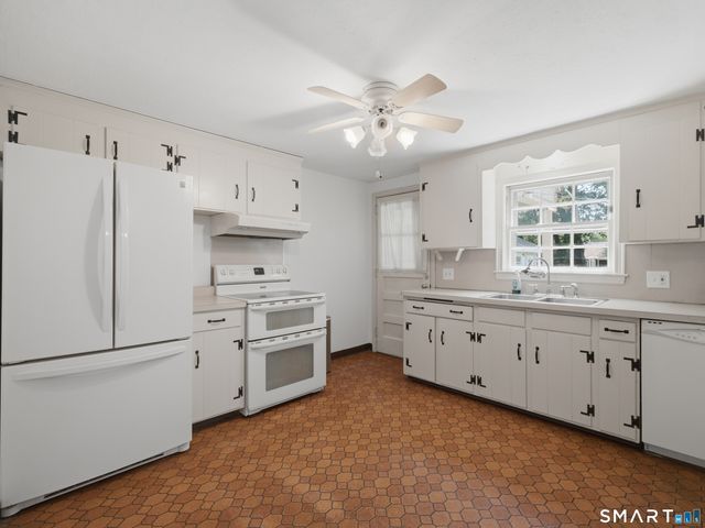 2409 Albany Avenue, West Hartford, CT 06117