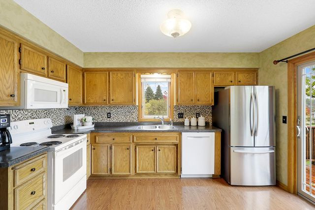 1101 Lavon Lane, Burnsville, MN 55306