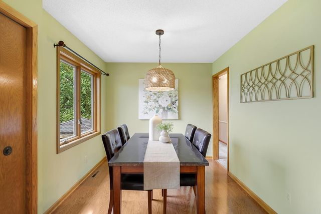1101 Lavon Lane, Burnsville, MN 55306