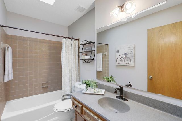1101 Lavon Lane, Burnsville, MN 55306