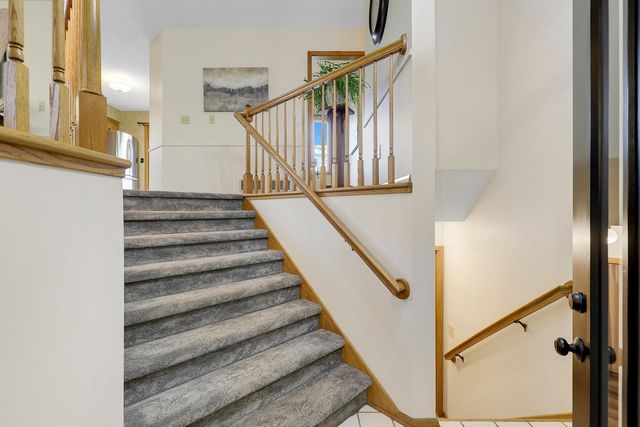 1101 Lavon Lane, Burnsville, MN 55306
