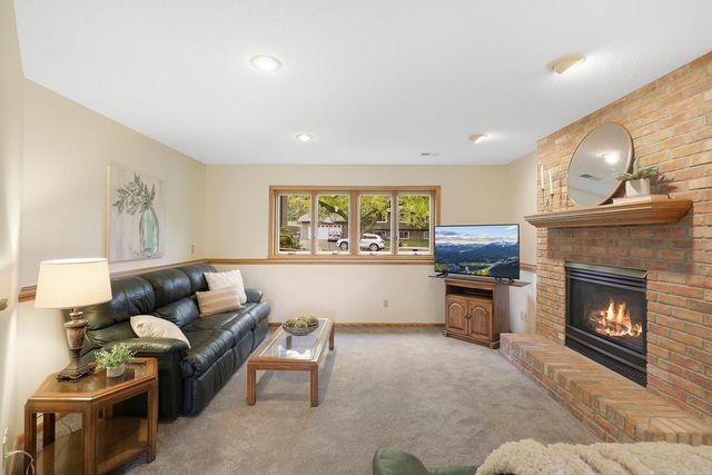1101 Lavon Lane, Burnsville, MN 55306