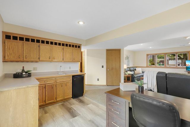 1101 Lavon Lane, Burnsville, MN 55306