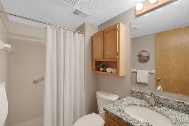 1101 Lavon Lane, Burnsville, MN 55306