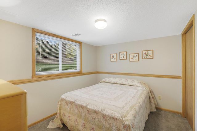 1101 Lavon Lane, Burnsville, MN 55306