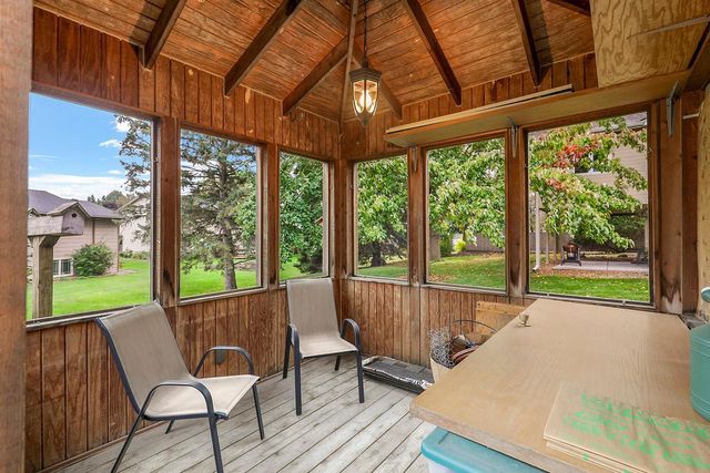 1101 Lavon Lane, Burnsville, MN 55306
